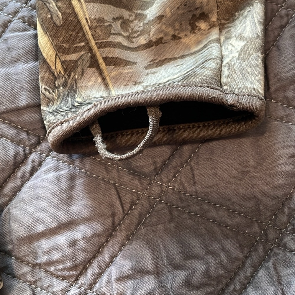 🦌Realtree Hoodie with neck gator 🦌 - Picture 8 of 8